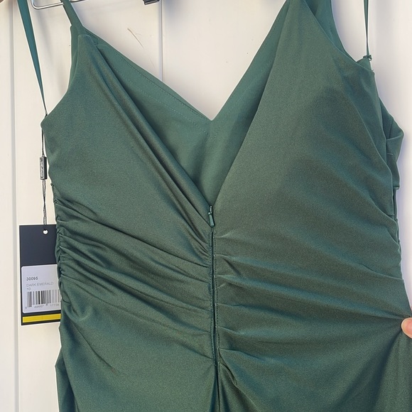La Femme - Dark Emerald Jersey Prom Dress - Size 10 - Picture 9 of 16